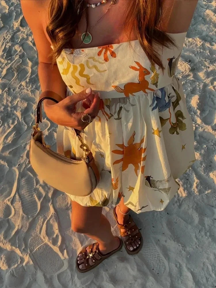 Vestido Mini Slip Feminino – Verão 2025
Destaque-se neste verão com o Vestido Mini Slip sem mangas, perfeito para dias quentes e ocasiões especiais. Com um design leve e elegante, este vestido combina o charme do estilo