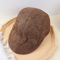 Boina Masculina Estilo Britânico – Primavera/Verão
Um clássico que nunca sai de moda! Esta boina masculina em estilo britânico retro é perfeita para os dias mais quentes da primavera e verão.
