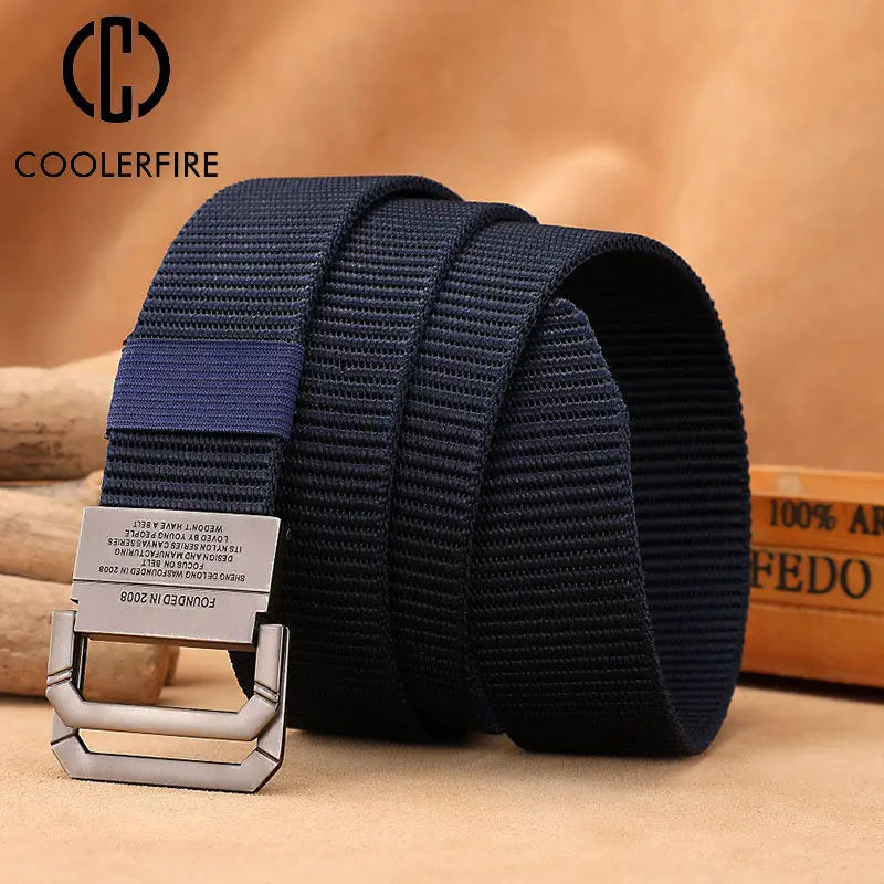 Cinto Masculino Luxuoso de Designer – Estilo Casual e Tático para Homens

Descubra o equilíbrio perfeito entre estilo e funcionalidade com este cinto masculino premium. Ideal para complementar jeans e roupas casuais, este