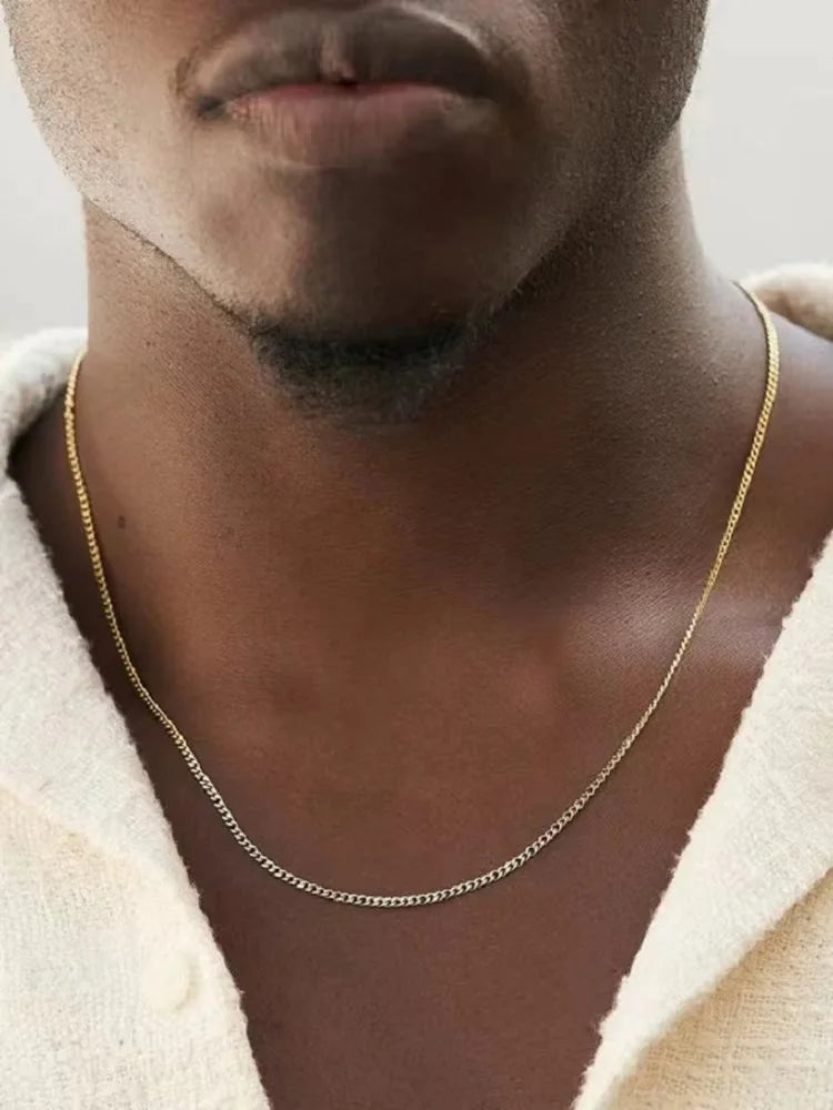 Colar Cubano Masculino em Aço Inoxidável – 3mm
Minimalista, elegante e resistente — este colar cubano de 3mm é o acessório ideal para quem valoriza estilo e durabilidade. Fabricado em aço de titânio inoxidável, é