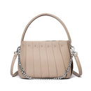 Bolsa de Ombro Pregueada – Estilo Elegante e Compacto
Descubra a elegância prática da nossa Bolsa de Ombro Pregueada Original, ideal para mulheres modernas que valorizam estilo e funcionalidade no dia a dia.
Perfeita como