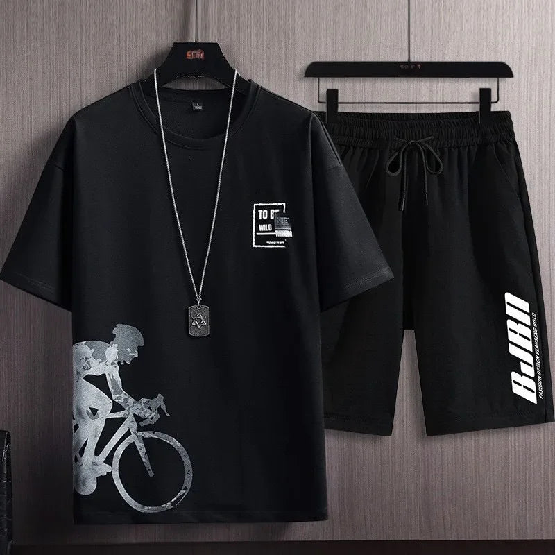 Conjunto Casual Masculino 2 Peças – Camiseta Manga Curta em Seda de Gelo com Estampa Gradient + Shorts Esportivo de Verão

Desfrute do máximo conforto e estilo neste verão com o nosso conjunto masculino casual. A camise