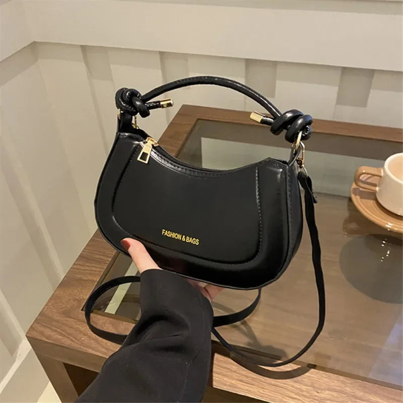 Bolsa de Ombro em Couro PU Macio – Elegância e Versatilidade para o Dia a Dia
Descubra o equilíbrio perfeito entre estilo e funcionalidade com esta bolsa tote feminina em couro PU macio. Com um design moderno e acabament