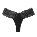 Fio Dental Feminino em Renda Semitransparente – Lingerie Sexy e Confortável

Descubra o equilíbrio perfeito entre sensualidade e conforto com este fio dental feminino confeccionado em renda semitransparente de alta qualid