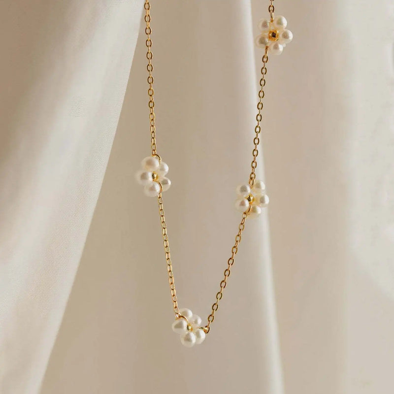 Colar Elegante com Flor de Cinco Pétalas em Aço Inoxidável – Acessório Feminino para Ocasiões Especiais
Destaque o seu estilo com este delicado colar com pendente de flor de cinco pétalas, fabricado em aço inoxidáve