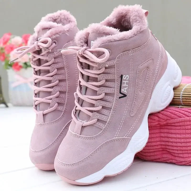 Botas Térmicas Femininas de Inverno com Plataforma Antiderrapante
Enfrente o frio com estilo e conforto! As nossas botas de inverno femininas com sola grossa e interior em veludo foram desenhadas para manter os seus pés qu