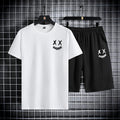 Conjunto Desportivo Masculino em Seda Gelada – Secagem Rápida, Conforto e Estilo Casual

Descubra o conforto e a leveza deste conjunto masculino composto por T-shirt de manga curta e calções. Fabricado em tecido de seda