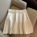 Mini Saia Plissada Coreana – Estilo Casual e Feminino
Dá um toque doce e moderno ao teu look com esta mini saia plissada estilo coreano, perfeita para um visual casual, jovial e cheio de personalidade.
Feita em tecido tric