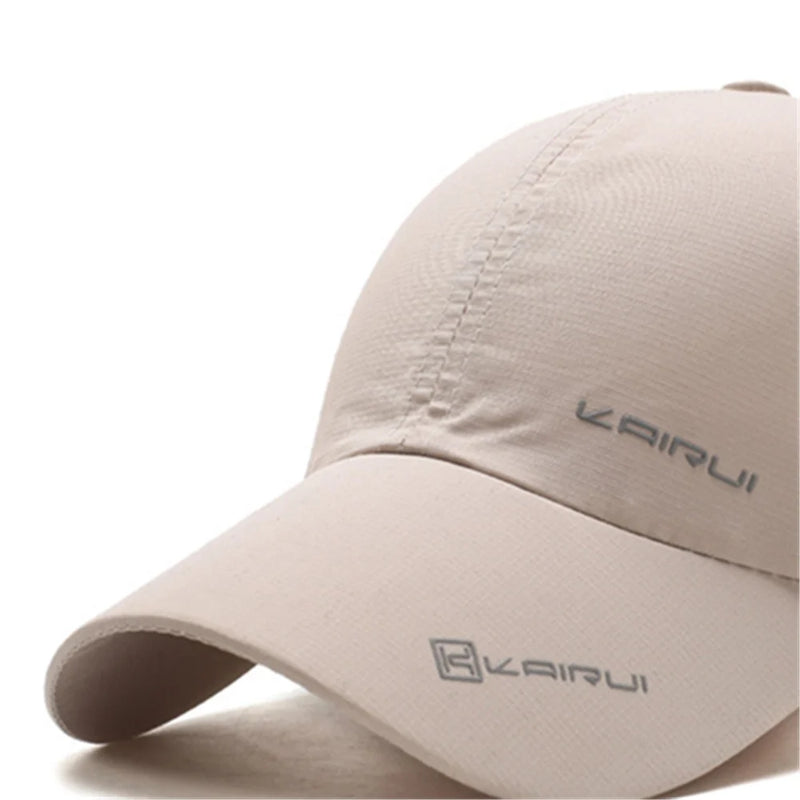 Boné Estilo Beisebol Unissexo – Ideal para o Verão
Boné casual e moderno, perfeito para dias de sol. Com design clássico estilo beisebol, este acessório combina conforto, estilo urbano e proteção solar.