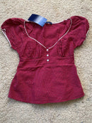 Conjunto Feminino de Verão – Camisola com Manga Bufante + Calções Xadrez Vermelhos
Destaque-se neste verão com este conjunto doce e encantador de 2 peças, perfeito para dias quentes, passeios e momentos descontraídos