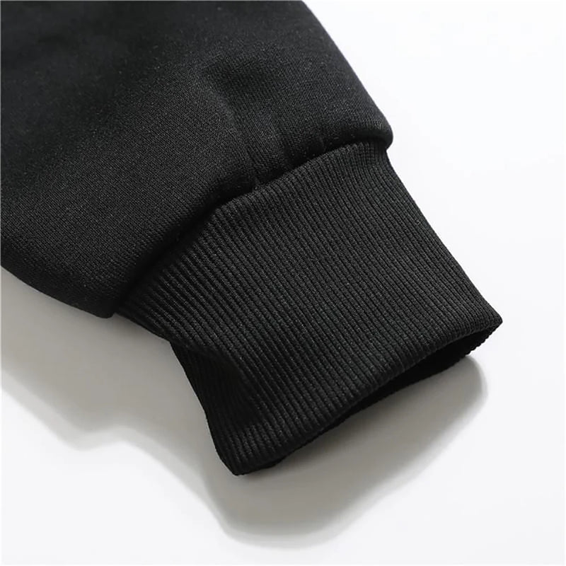 Sweatshirts Masculinas com Capuz – Estilo Urbano para o Outono
Descobre os casacos ideais para os dias frescos!
Estes sweats com capuz e fecho de correr combinam conforto, estilo e praticidade.
Com um corte solto e urbano,