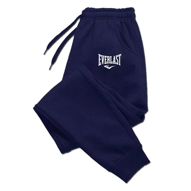 Descubra as novas Calças Jogger EVERLAST, ideais para quem procura versatilidade, conforto e estilo urbano.
Perfeitas para o dia a dia, treinos, caminhadas ou simplesmente relaxar com estilo.