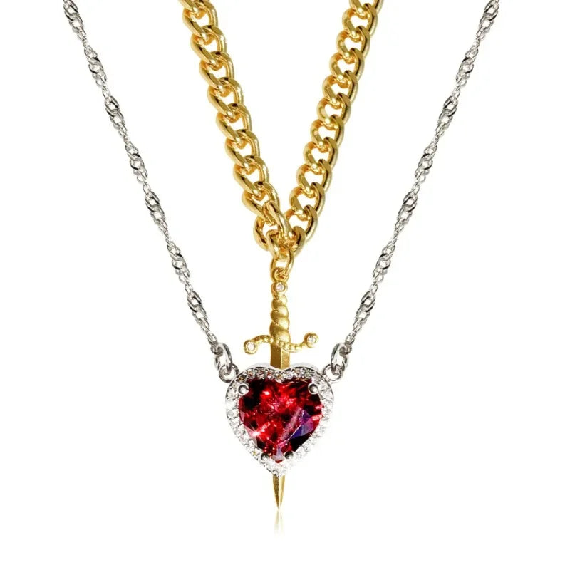 Colar Coração & Espada – Conjunto de Joias para Casal (Colar, Anel e Pulseira)
Descubra o poder do amor e da conexão com este conjunto exclusivo de joias para casais, composto por colar, anel e pulseira. Feito em aço in