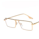 Óculos de Sol Vintage Luxuosos – Estilo Retro com Armação Metálica
Descubra o charme dos óculos de sol estreitos e elegantes, com design retangular vintage que combina estilo e sofisticação. Com armação metálica p