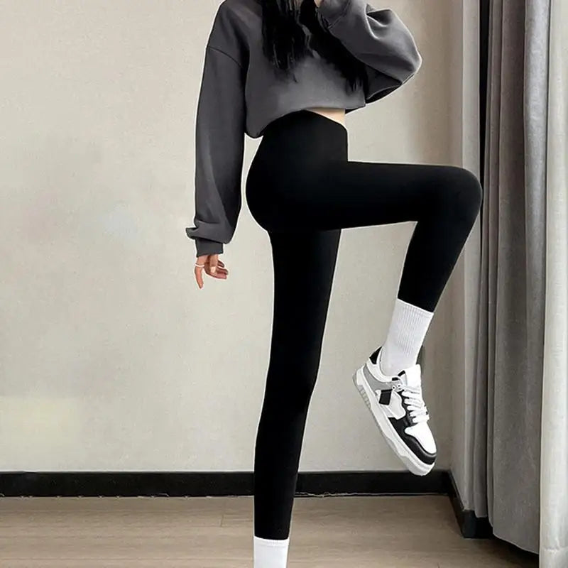 Leggings Térmicas Femininas de Inverno – Conforto e Calor nos Dias Frios
Mantenha-se aquecida com estilo! As nossas leggings térmicas femininas são forradas com um tecido ultra macio e aconchegante, ideais para enfrentar