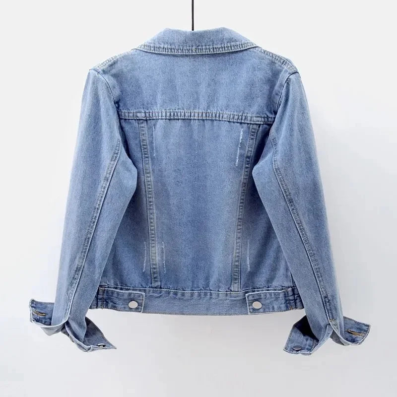 Jaqueta Jeans Feminina Manga Longa 2025 – Estilo Primavera

Descubra o conforto e a versatilidade da nossa jaqueta jeans feminina de manga longa, ideal para a primavera de 2025. Com um corte largo e moderno, esta peça em d