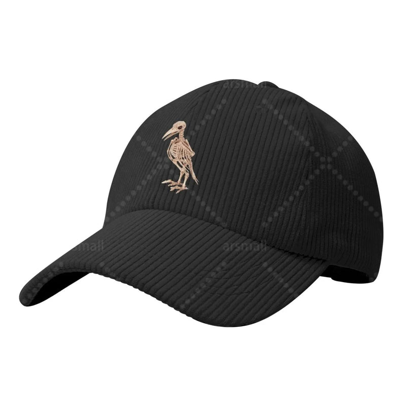 Boné Trucker Ajustável em Corduroy com Caveira de Corvo – Estilo Gótico & Halloween
Destaque-se com este boné de caminhoneiro em corduroy macio, com um design ousado de caveira de corvo e ossos, perfeito para fãs de es