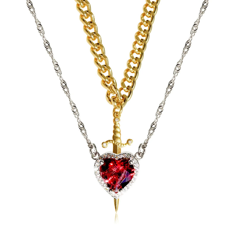 Colar Coração & Espada – Conjunto de Joias para Casal (Colar, Anel e Pulseira)
Descubra o poder do amor e da conexão com este conjunto exclusivo de joias para casais, composto por colar, anel e pulseira. Feito em aço in