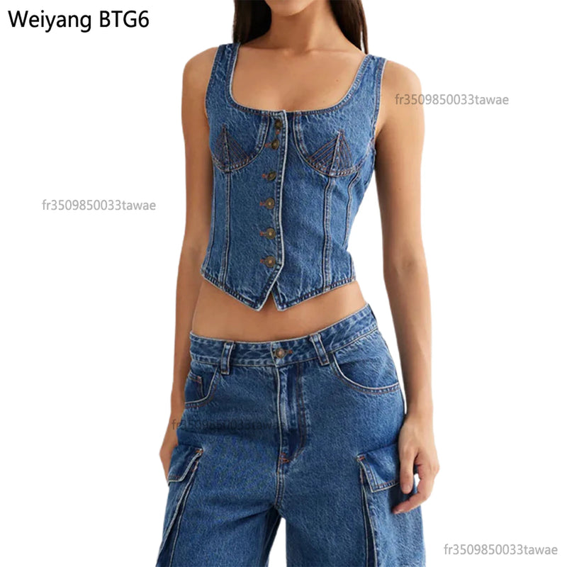 Blusa Feminina Slim em Denim – Estilo Retro Y2K com Decote Quadrado
Destaque-se com esta blusa feminina em denim, inspirada no estilo Y2K americano que voltou com tudo!
Com design slim, decote quadrado, costas descobertas